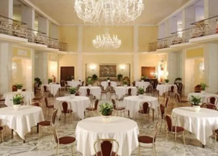 Lh Grand Hermitage Otel 4*